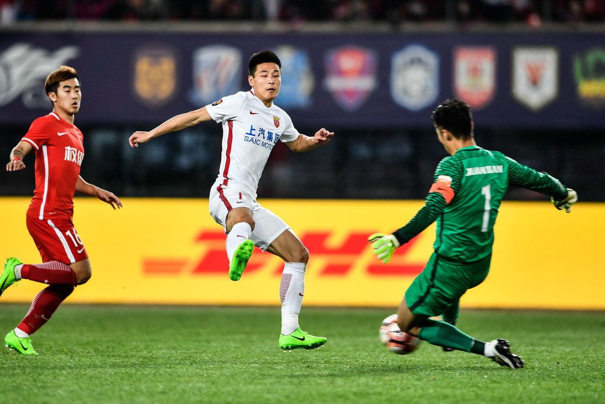 包含多伦多猛龙内部会议纪要流出——清晨外线爆发，西甲使命明确，轮换策略成焦点的词条